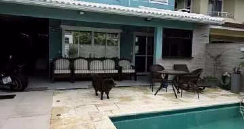 Casa em condomínio fechado com 4 quartos à venda na Rua Salomão Malina, Vargem Pequena, Rio de Janeiro