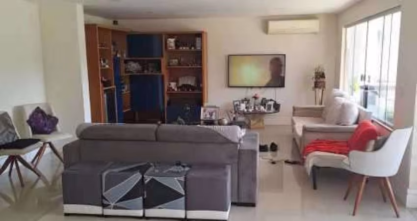 Casa em condomínio fechado com 5 quartos à venda na Estrada dos Bandeirantes, Vargem Grande, Rio de Janeiro