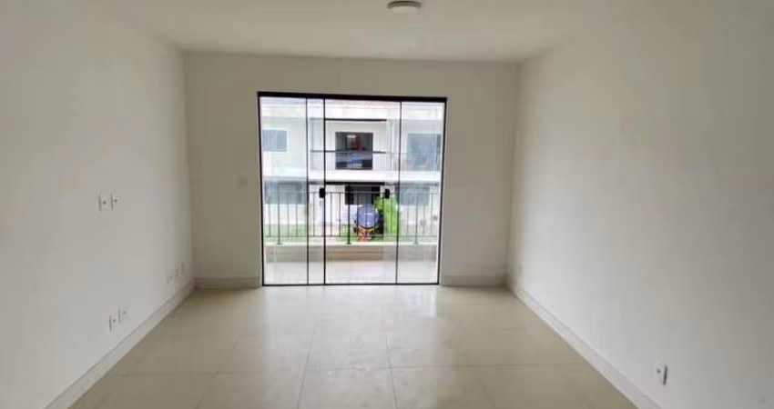 Casa em condomínio fechado com 4 quartos para alugar na Rua Manhuaçu, Vargem Grande, Rio de Janeiro
