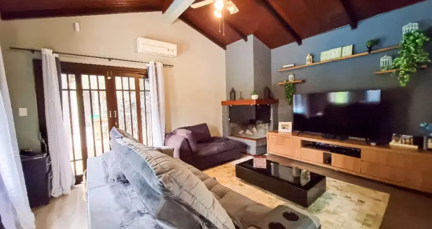 Ótima residência averbada com 3 quartos à venda no bairro Costa e Silva em Joinville - SC de R$ 1.290.000,00 por R$ 1.190.000,00.