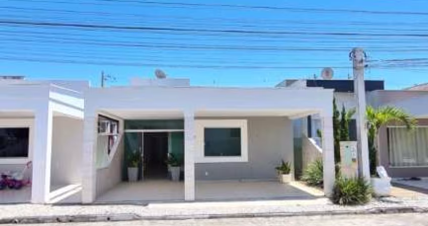 Venda de Casa em Condomínio de Luxo em Feira de Santana-BA, Bairro Sim: 3 Quartos, 1 Suíte, 1 Sala, 3 Banheiros, 2 Vagas, 180m².