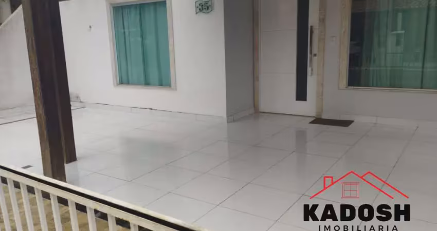 Casa a venda, condomínio vitória régia, localizado no bairro papagaio em feira de santana