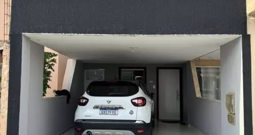 Casa de Luxo em Condomínio de Alto Padrão em Feira de Santana-BA, Papagaio: 2 Quartos, 1 Suíte, 1 Sala, 2 Banheiros, 1 Vaga, 130m²