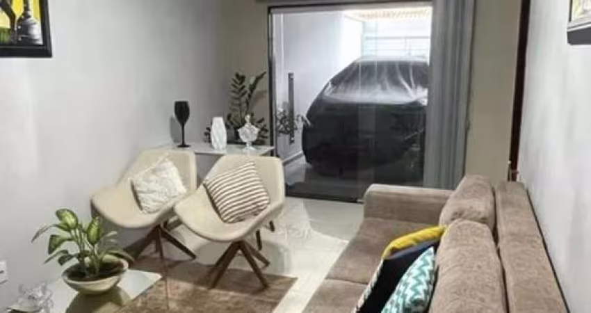Casa à venda no bairro de Pamplona, próxima à Tesoura, no Condomínio Adélia Menezes em Feira de Santana