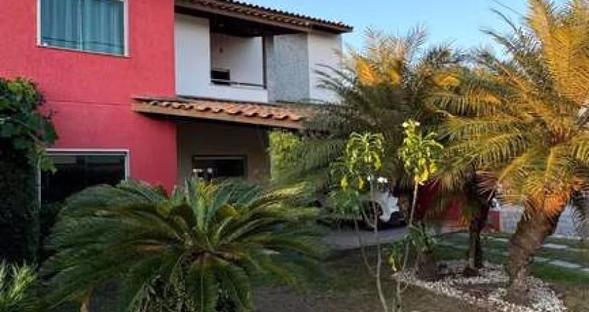 Casa de Luxo em Condomínio no Bairro Sim - 4 quartos, 3 suítes, 1 sala, 4 banheiros, 4 vagas - Feira de Santana-BA
