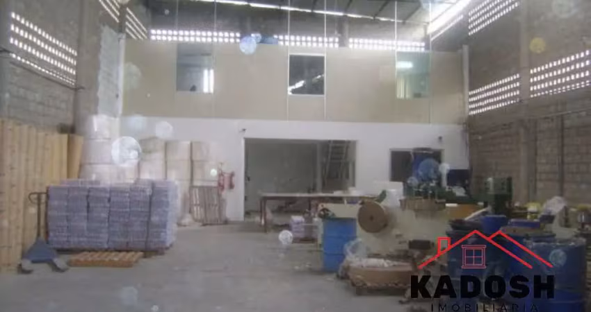 Galpão industrial para locação no centro de feira de santana-ba: 3 salas, 3 banheiros, 1.000m² de área.