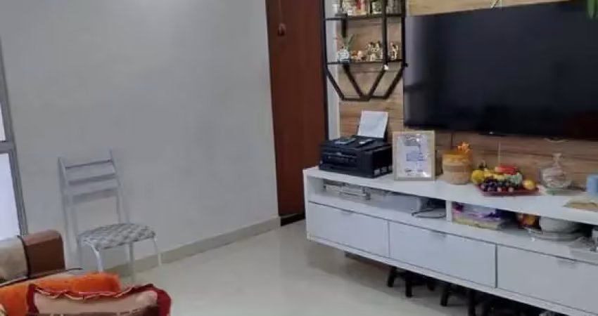 Apartamento à venda em Feira de Santana-BA, Pedra do Descanso: 2 quartos, 1 sala, 1 banheiro, 1 vaga, 50m². Venha conferir!