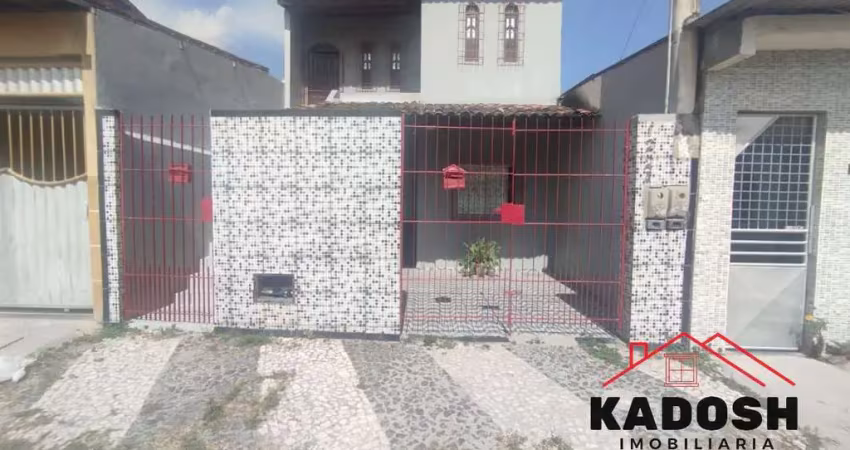 Casa à venda em Feira de Santana-BA, 2 quartos, 1 sala, 1 banheiro, 2 vagas de garagem!