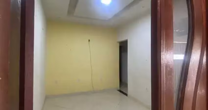 Imperdível: Casa à venda em Feira de Santana-BA, bairro Campo Limpo, 3 quartos, 2 suítes, 1 sala, 3 banheiros, 200m²!