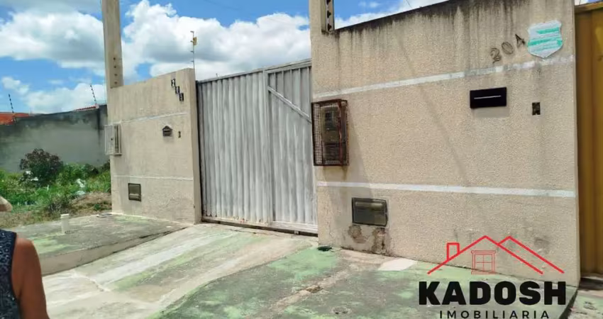 Imperdível: Casa para venda em Santo Antônio dos Prazeres, Feira de Santana-BA, com 2 quartos, 1 suíte, 1 sala, 2 banheiros, 2 vagas de garagem e 150m² de área!