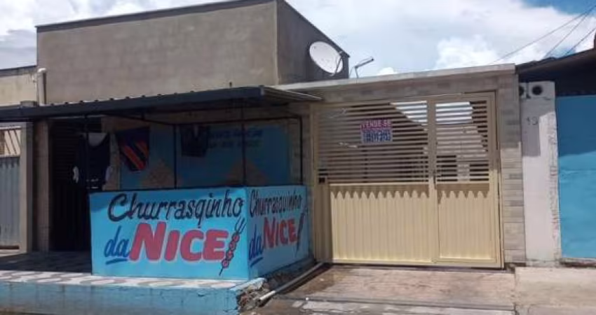 Imperdível oportunidade: Casa para venda ou locação no Parque Ipê, Feira de Santana-BA! 3 quartos, 1 sala, 2 banheiros, 2 vagas de garagem, 130m².