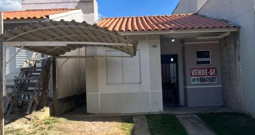 Imperdível! Casa à venda em Feira de Santana-BA, bairro Registro. 2 quartos, 1 sala, 1 banheiro, 2 vagas de garagem.