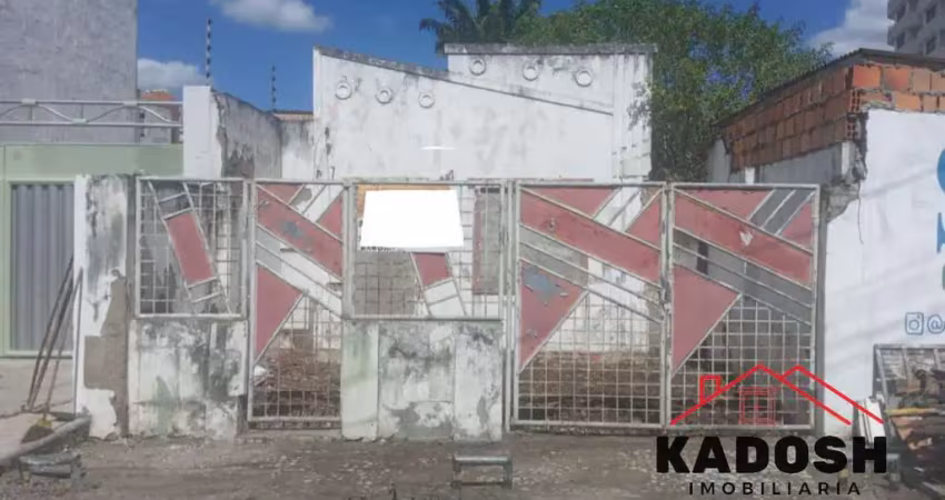 Vende-se terreno no centro de feira de santana, com 240,00 m²