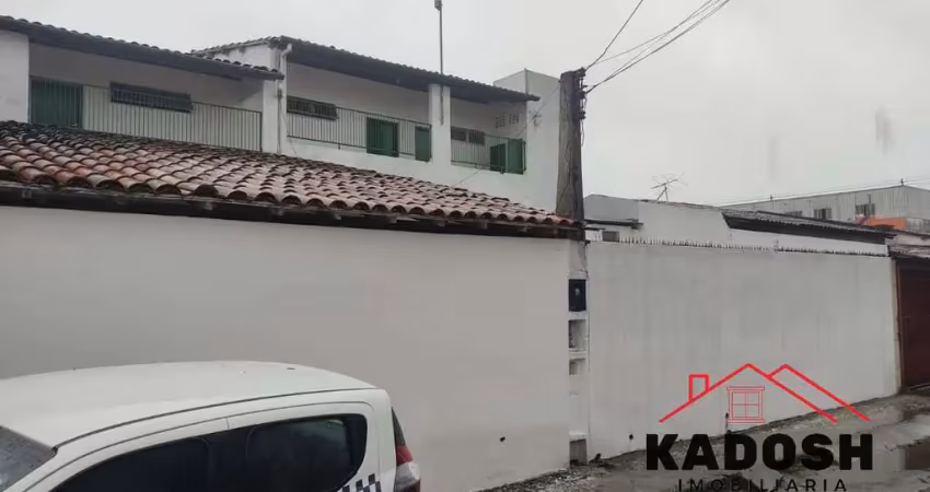 Casa para locação ou venda adaptadas para funcionamento de colégio, localizada no feira 7, tomba em feira de santana