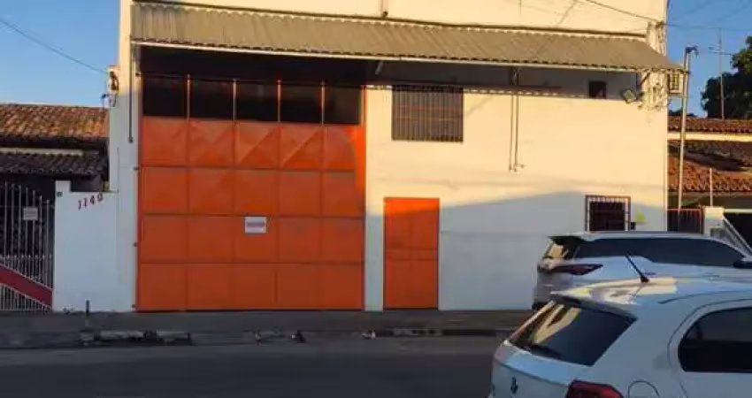 Galpão para venda localizado no ponto central em  feira de santana