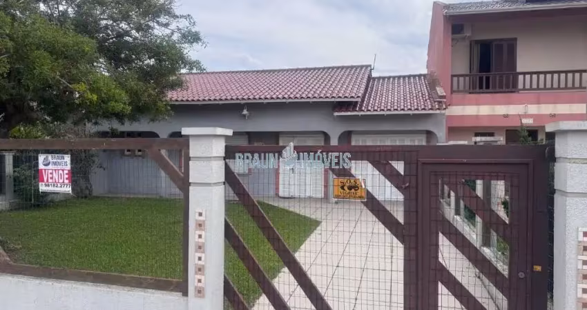 Vendo casa mobiliada com 5 quartos no centrinho do nova tramandaí.. casa com amplo patio e quartos com splits diaria de verao 650,00 51.981822777