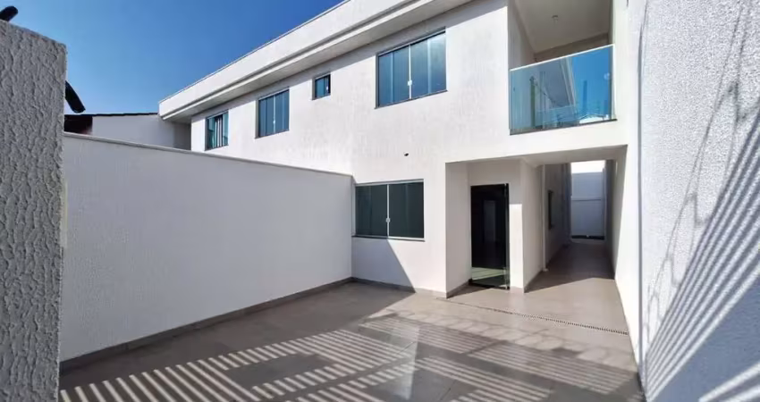 Casa com 3 quartos à venda na Rua Rodrigo Osório de Andrade, 43, Planalto, Belo Horizonte