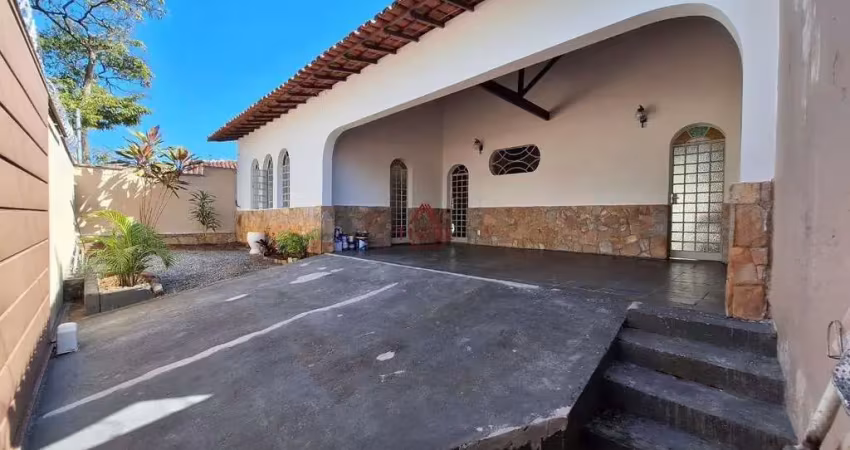 Casa em condomínio fechado com 3 quartos para alugar na Rua Gumercindo Couto e Silva, 1087, Itapoã, Belo Horizonte