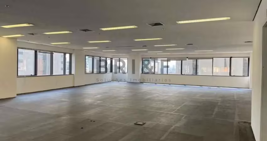 CONJUNTO COMERCIAL PARA LOCAÇÃO NO BROOKLIN, 258 M², COM 3 BANHEIROS, 1 COPA E 8 VAGAS.
