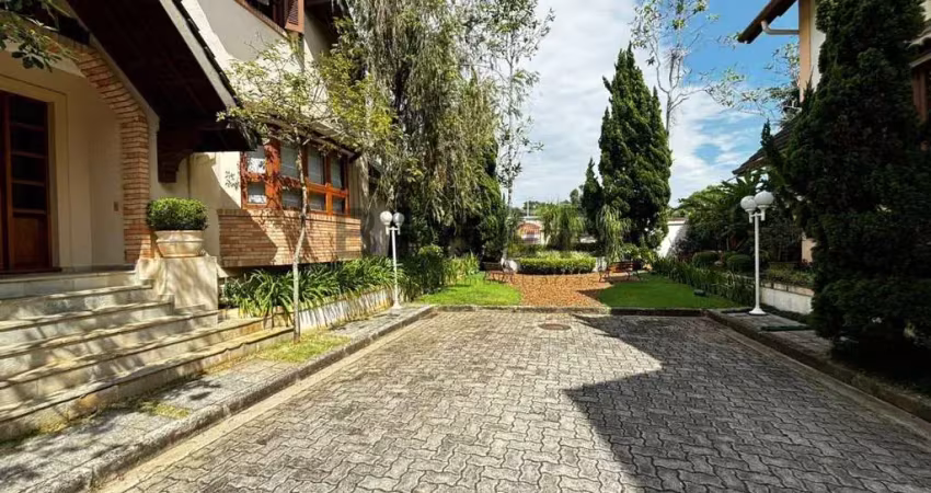 Casa em condomínio fechado com 4 suítes e piscina privativa na chácara monte alegre