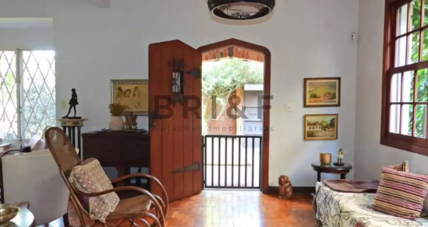 Linda casa para locação pertinho do Parque Ibirapuera com 3 dormitórios e 1 vaga de garagem