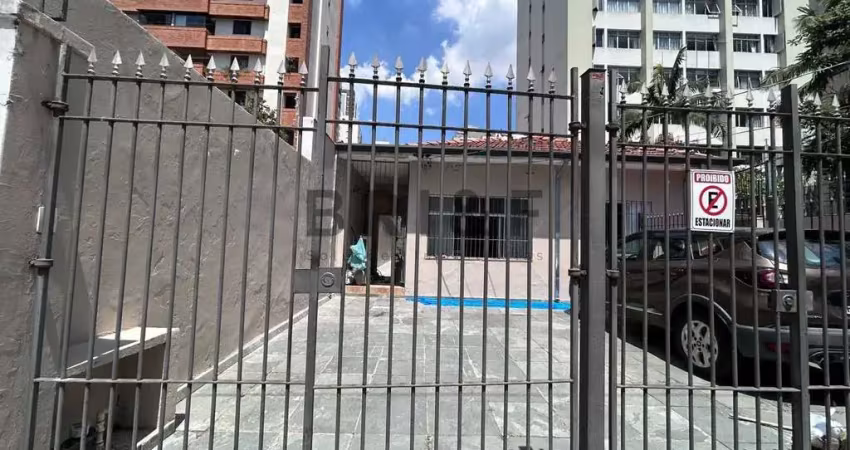 Casa térrea para locação próximo ao metrô brooklin com 3 domitórios e 1 vaga