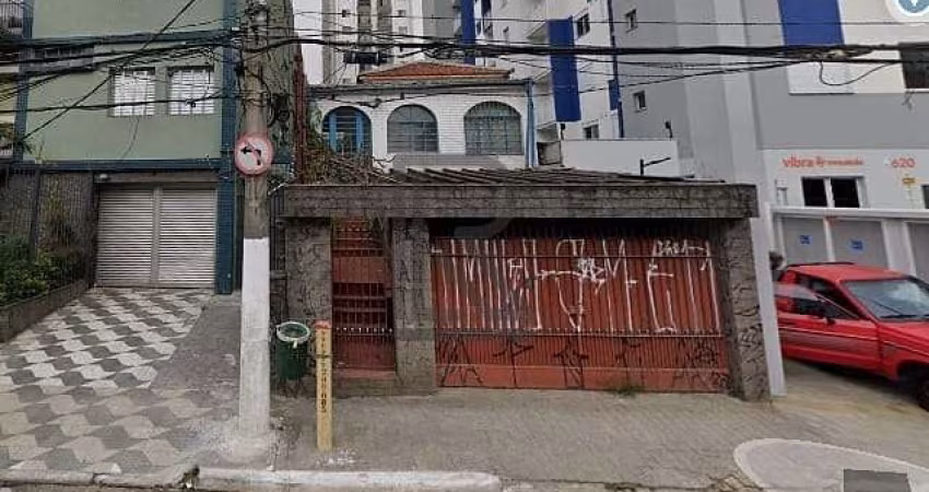 Oportunidade Imperdível: Casa Antiga em Localização Estratégica com Potencial Comercial!