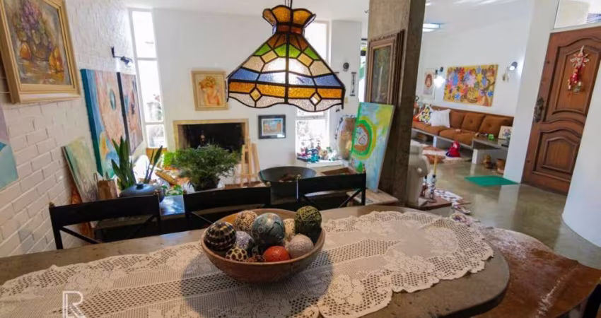 Lindo sobrado localizado na Vila Santana.
