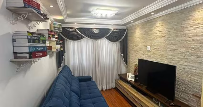 Apartamento reformado de 60m² e dois dormitórios a venda