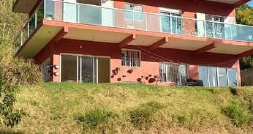 Chacara com terreno de 1124m² com uma bela casa de 4 dormitórios sendo uma suite - A VENDA!!!