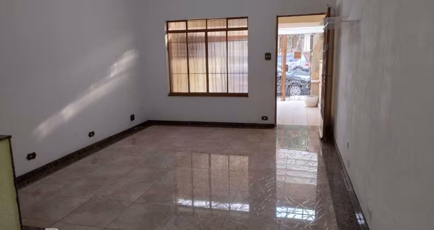 Casa com 2 dormitorios e uma vaga de garagem na Mooca. A VENDA!!!