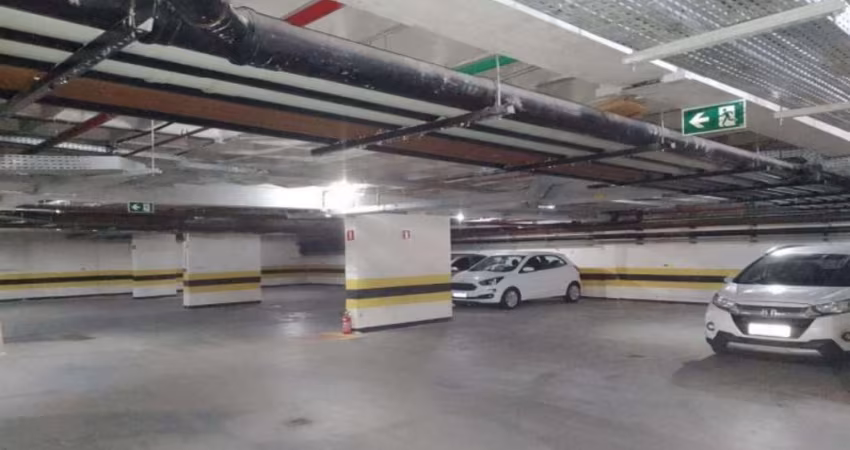 Prédio comercial à venda em Salvador-BA, no bairro Caminho das Árvores, com 645,15m² de área.