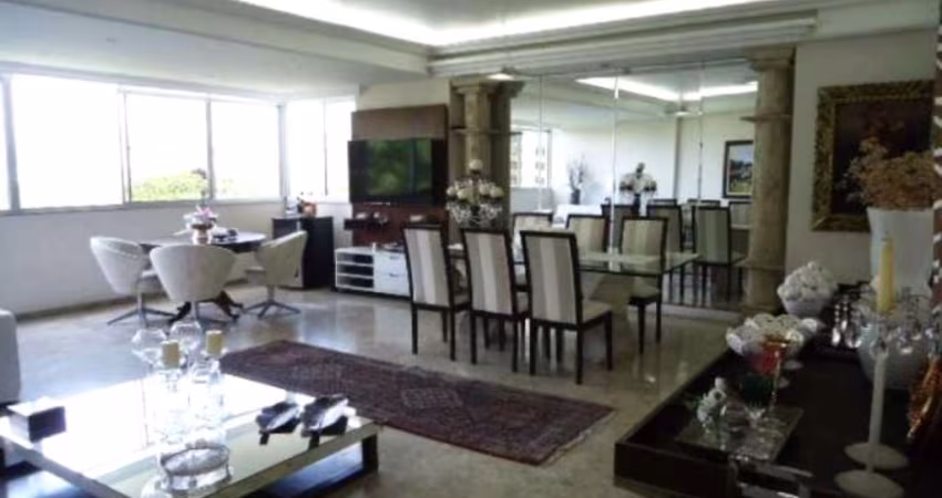 4 Quartos - 200 m² - Varanda - Nascente - Quarto de Serviço - 2 Vagas de Garagem