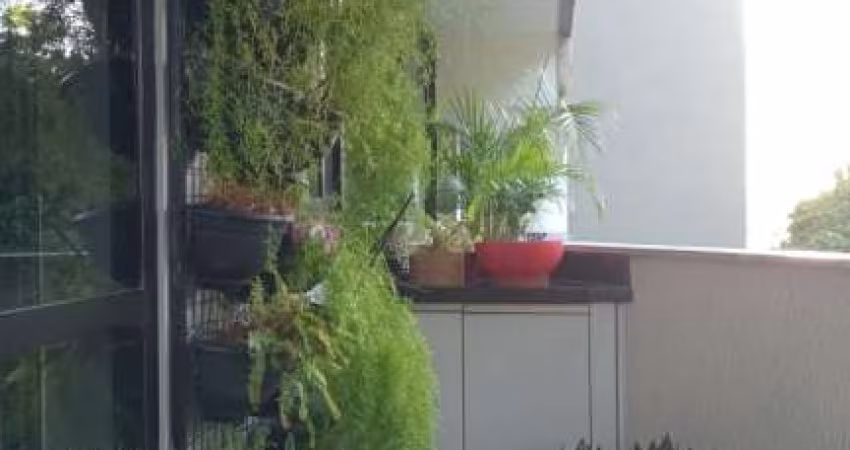 3 Quartos - 2 Suítes - 200 m² - Varanda - Nascente - Quarto de Serviço - 4 Vagas de Garagem