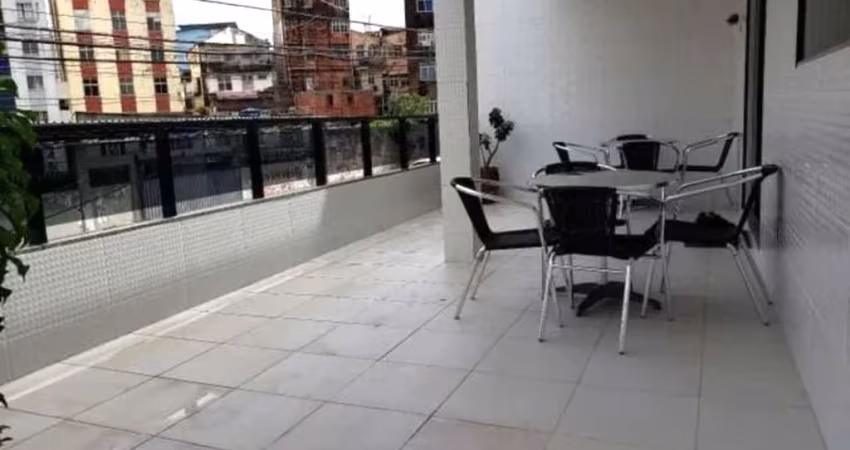 Casa à venda em Salvador-BA, no bairro Matatu: 5 quartos, 4 suítes, 3 salas, 6 banheiros, 2 vagas de garagem, 521m².