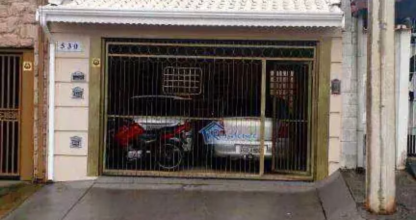 Oportunidade !! Sobrado a Venda em uma localização privilegiada, próxima ao Shoping Pollo, escolas, padarias e supermercados.