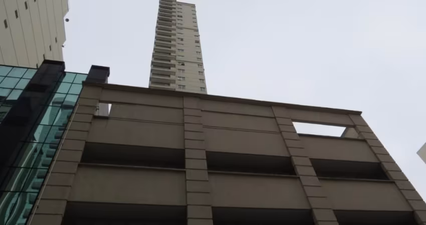 Apartamento com 2 dormitórios à venda no Centro