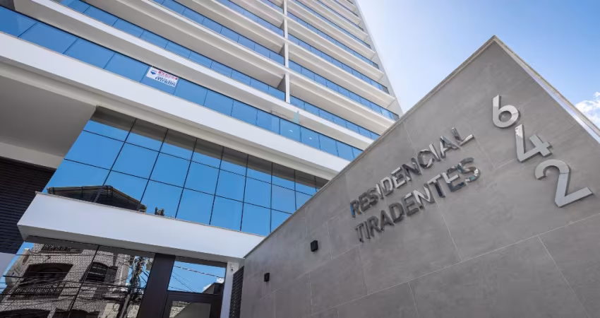Apartamento com 4 dormitórios e 3 vagas à venda Santa Helena