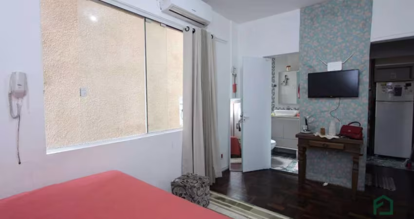 Apto Kitinet mobiliado no Centro Histórico de Porto Alegre/RS.  - AP2530