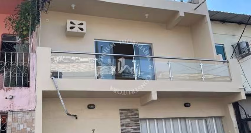 Casa bem localizada em Petrópolis, próximo à igreja boas novas (Canaã)