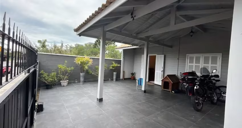Casa com 2 quartos à venda na Servidão Laura Duarte Prazeres, 123, Campeche, Florianópolis