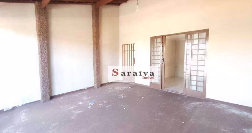 Casa com 3 dormitórios, 180 m² - venda por R$ 195.000,00 ou aluguel por R$ 900,00/mês - Irmãos Franceschi   - Itapuí/SP