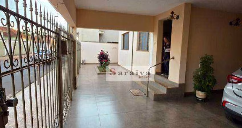 Casa com 3 dormitórios à venda, 161 m² por R$ 398.000,00 - Centro - Itapuí/SP
