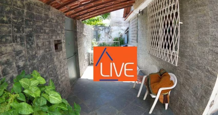 Casa com 4 quartos à venda, 200 m² por R$ 1.000.000 - Pe Pequeno - Niterói/RJ