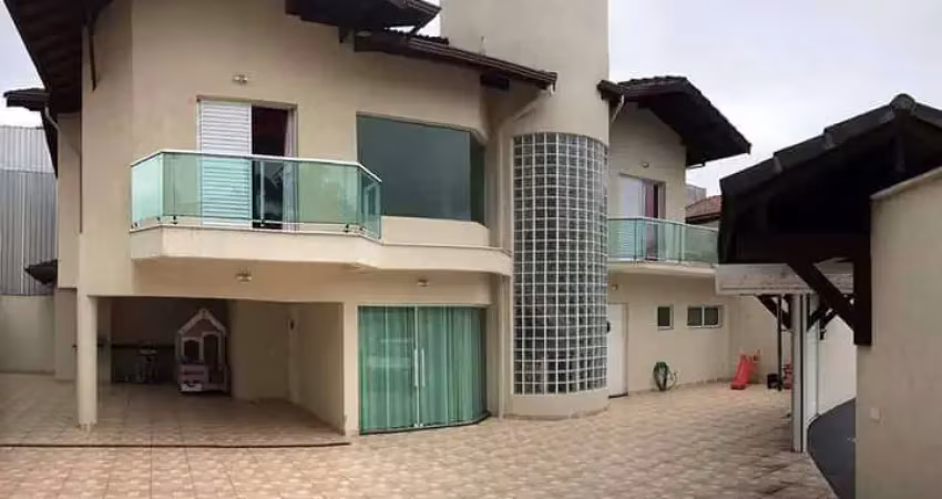 Lindo Sobrado Alto Padrão no Centro de Ribeirão Pires