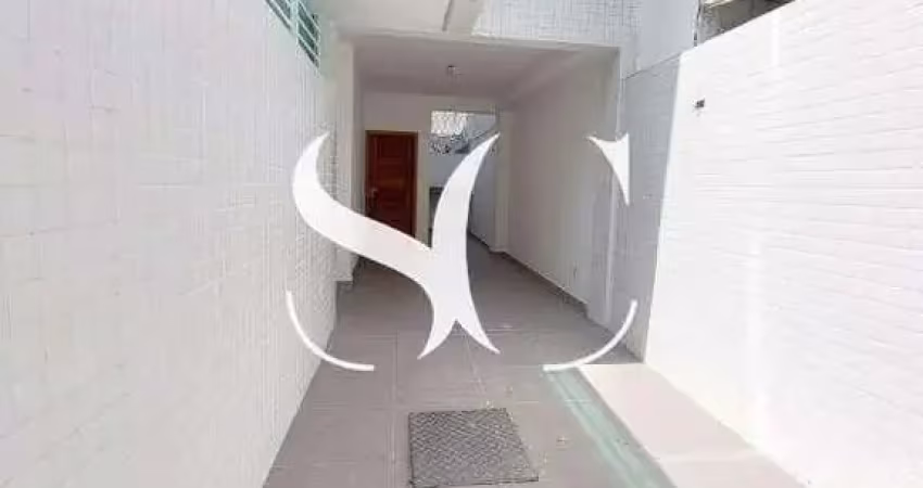 Vende-se casa de 03 dormitórios no bairro do Campo Grande em Santos - Sobreposta Duplex