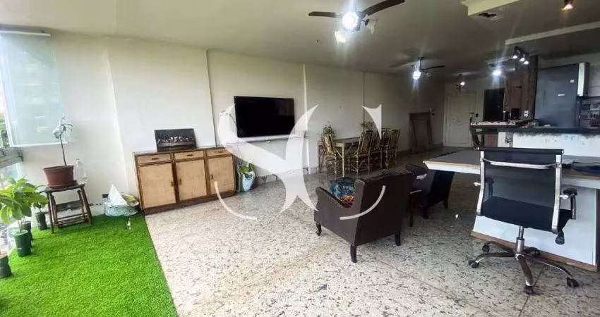 Vende-se apartamento de 03 dormitórios sendo 03 suítes no bairro de Gonzaga em Santos.