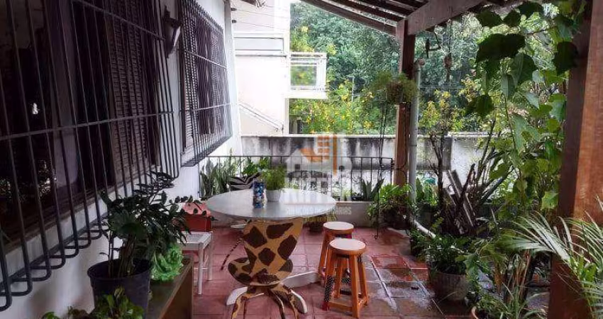 Casa Ampla em Icaraí – 5 Quartos, Suíte e 3 Salas!