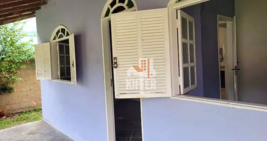 Casa com Terreno de 480m² no Barroco – 2 Quartos, Varandão e Garagem para até 5 Carros