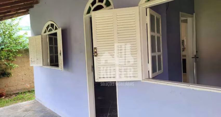 Casa com terreno de 480m² no barroco – 2 quartos, varandão e garagem para até 5 carros